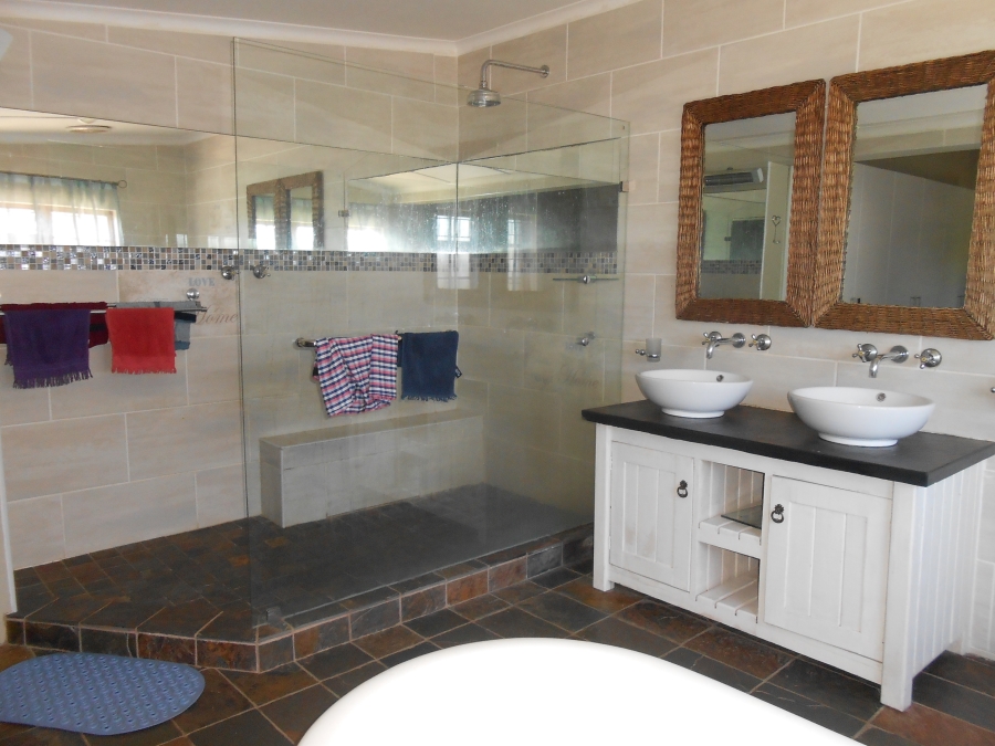 3 Bedroom Property for Sale in Humansdorp Eastern Cape